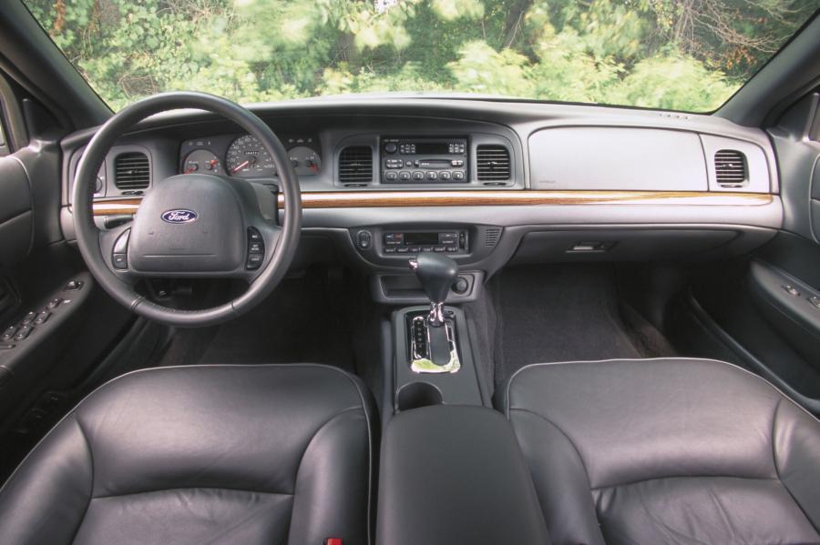  Ford Crown Victoria 1998 года  (фото 107 из 161)